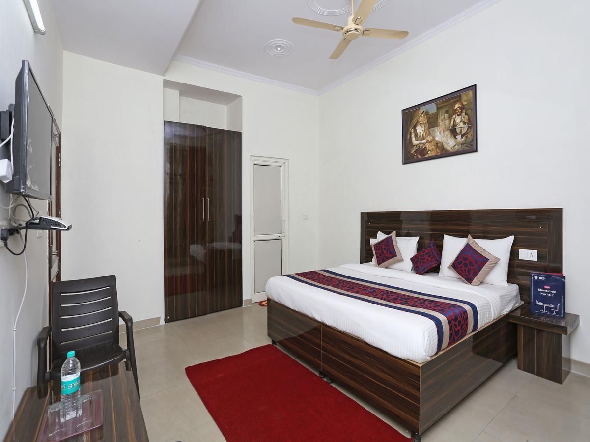 Oyo 8910 Celeste Inn Greater Noida Dış mekan fotoğraf