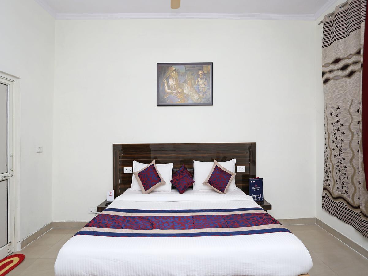 Oyo 8910 Celeste Inn Greater Noida Dış mekan fotoğraf