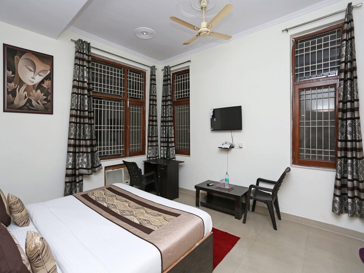 Oyo 8910 Celeste Inn Greater Noida Dış mekan fotoğraf