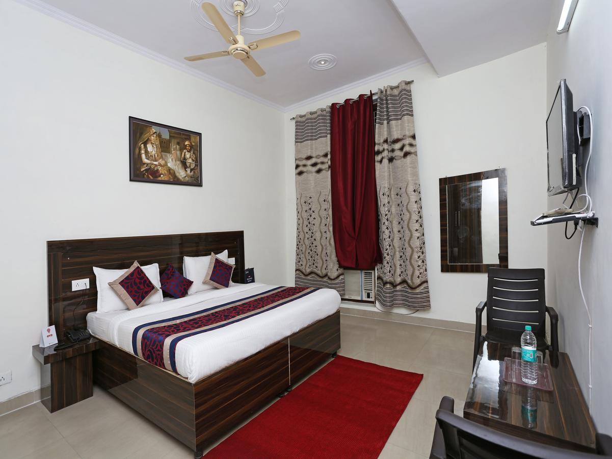 Oyo 8910 Celeste Inn Greater Noida Dış mekan fotoğraf