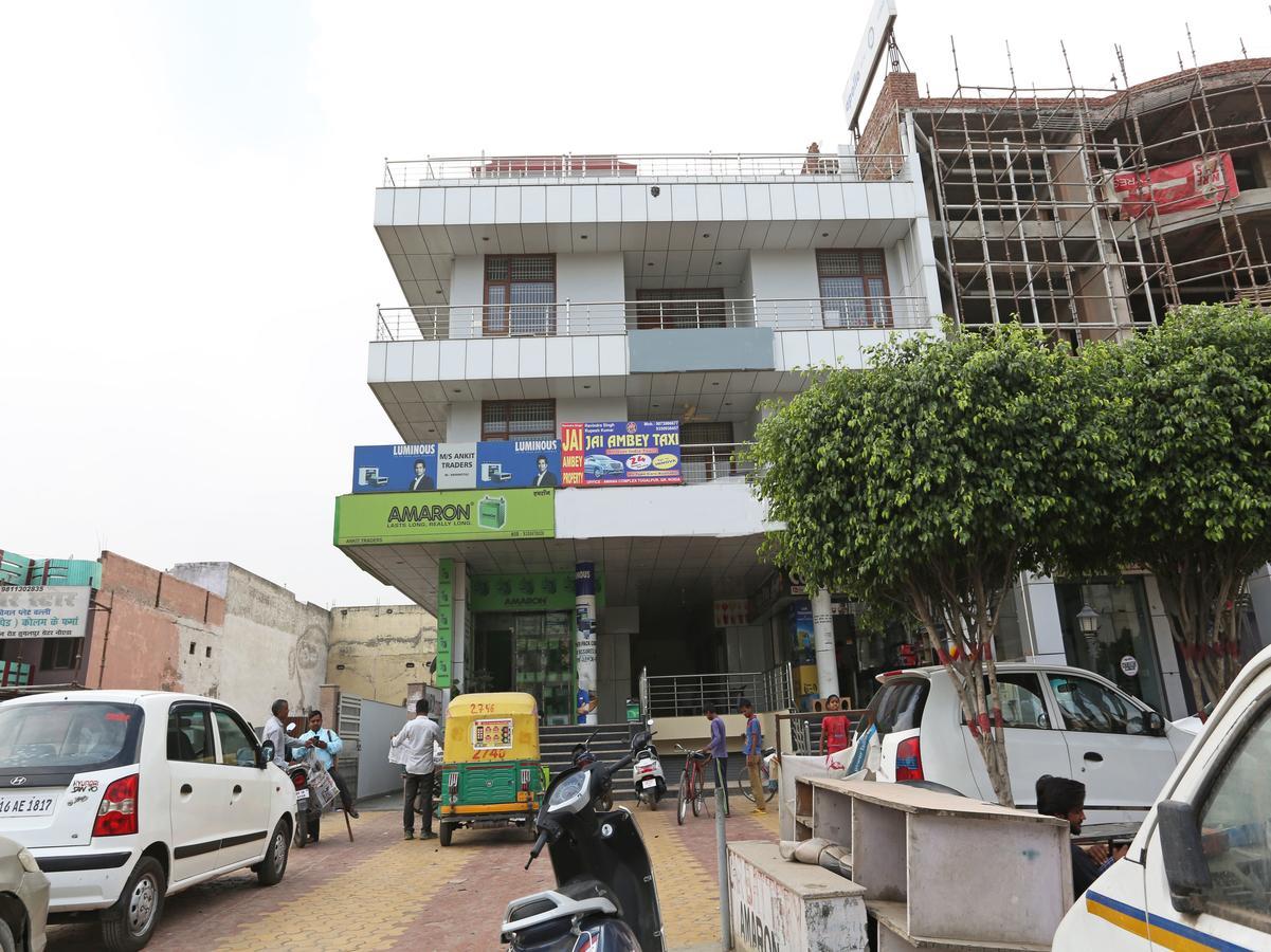 Oyo 8910 Celeste Inn Greater Noida Dış mekan fotoğraf