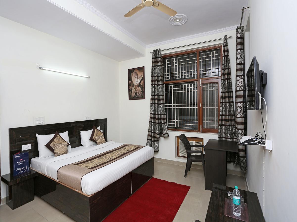 Oyo 8910 Celeste Inn Greater Noida Dış mekan fotoğraf